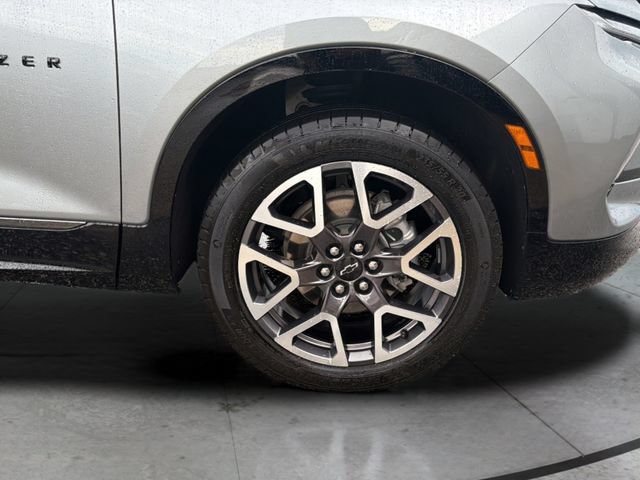 Used 2025 Chevrolet Blazer RS FWD image 30