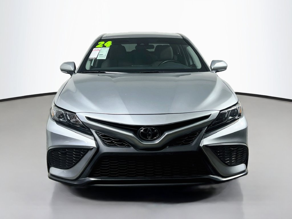Used 2024 Toyota Camry SE FWD image 8