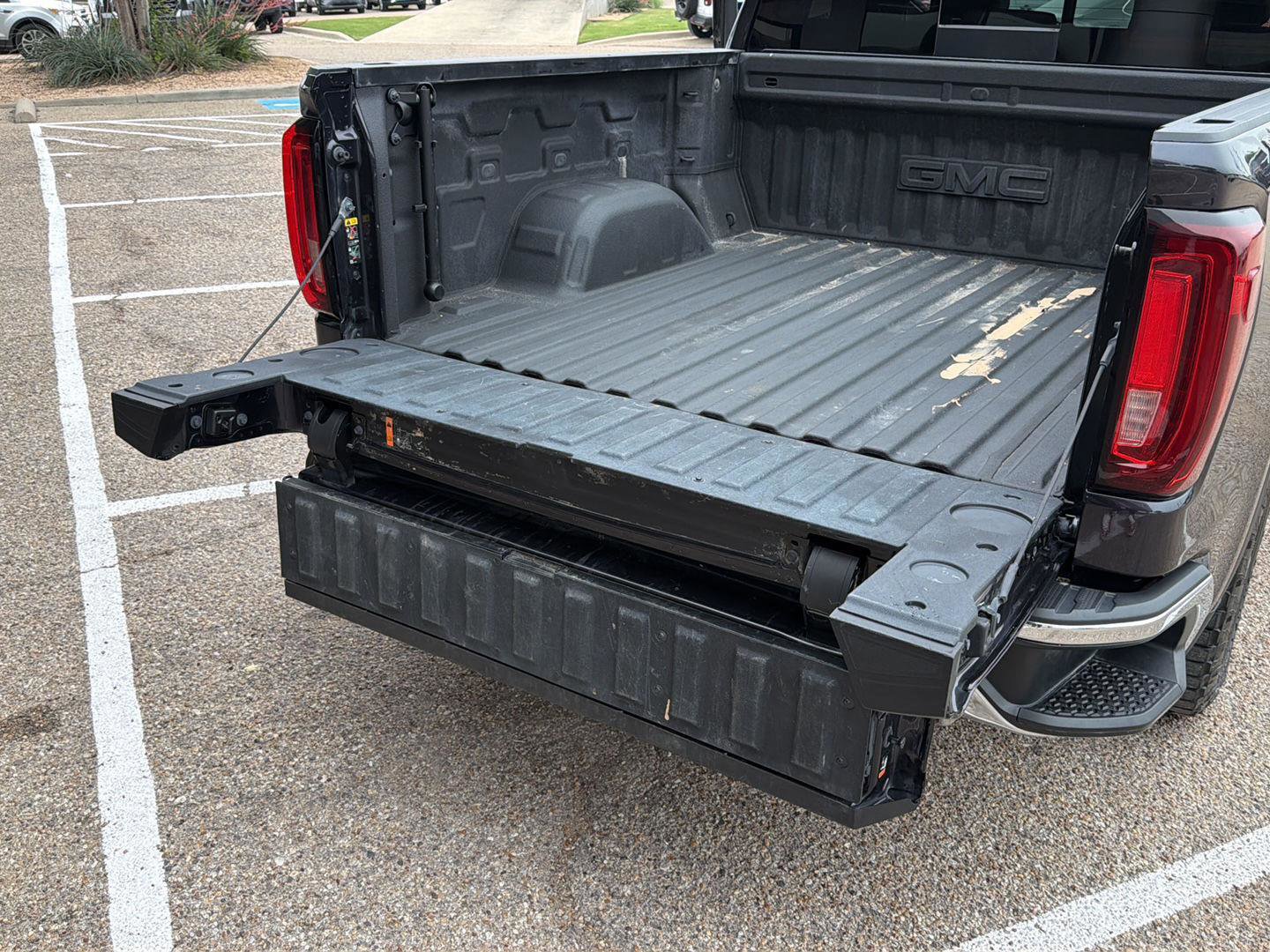 Used 2022 GMC Sierra 1500 SLT AWD/4WD image 15
