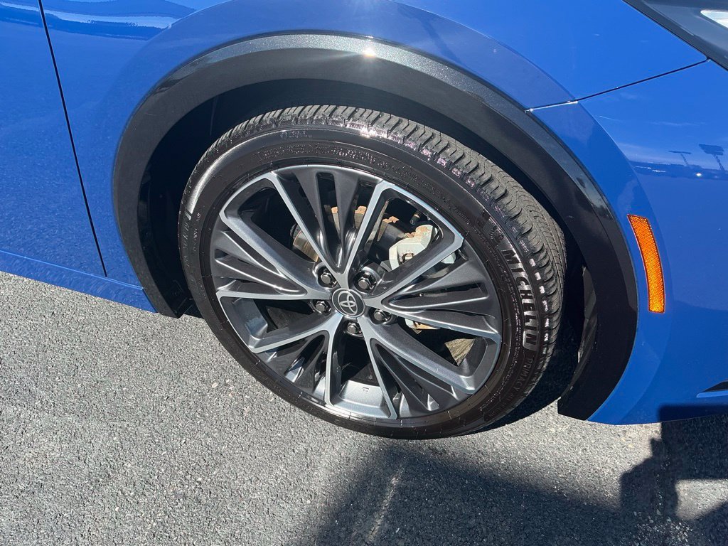 Certified 2024 Toyota Prius XLE FWD image 6