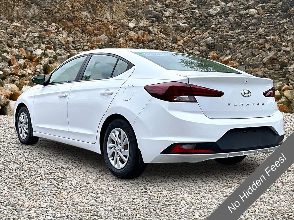 Used 2019 Hyundai Elantra SE w/ Cargo Package FWD image 11