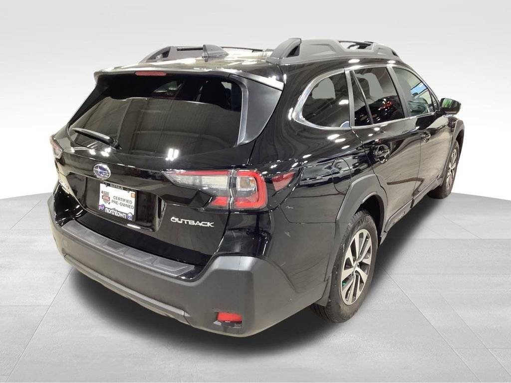 Used 2025 Subaru Outback Premium image 8