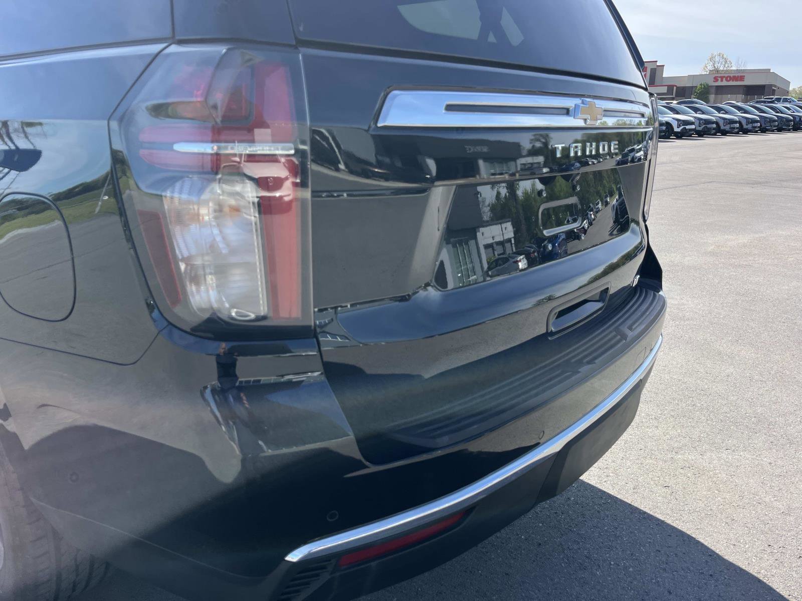 Used 2022 Chevrolet Tahoe LT w/ Luxury Package AWD/4WD image 12