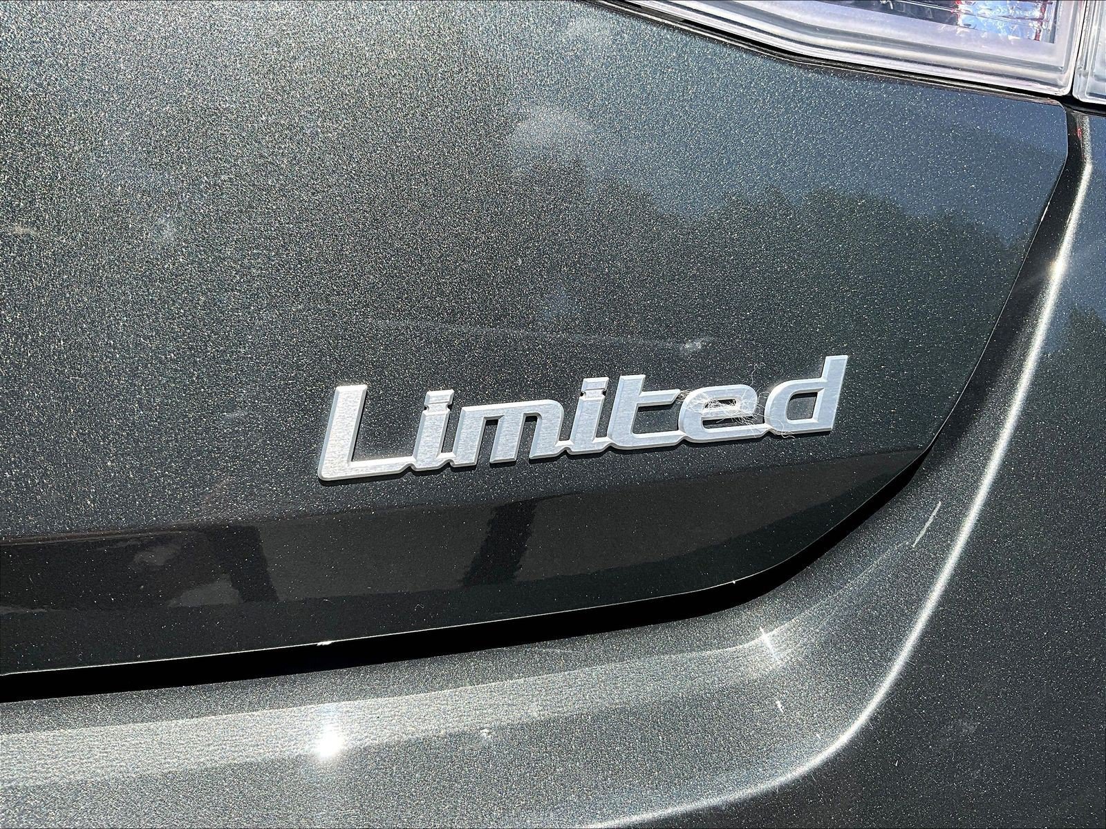 Used 2024 Hyundai Elantra Limited FWD image 24