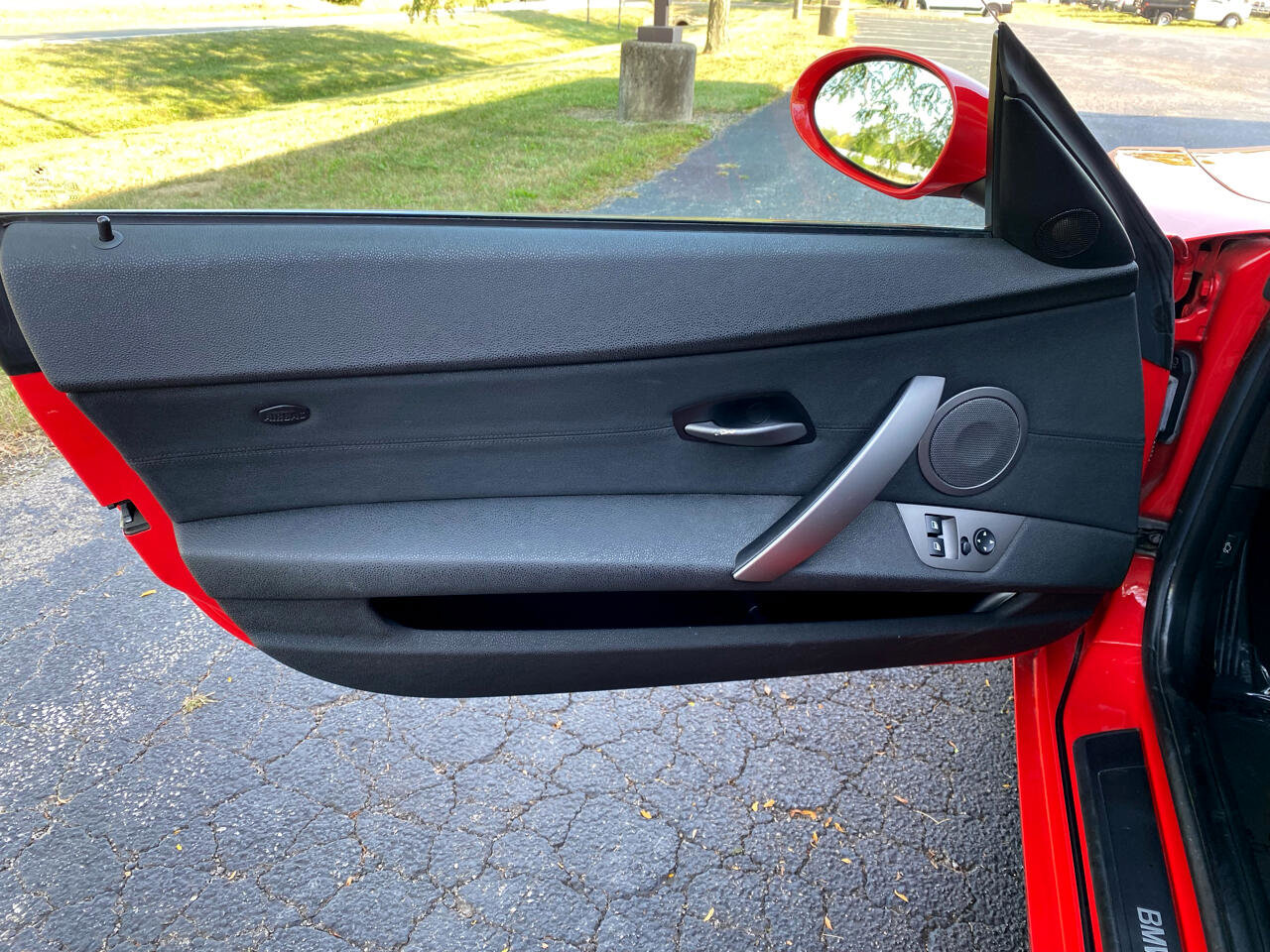 Used 2004 BMW Z4 2.5i image 22