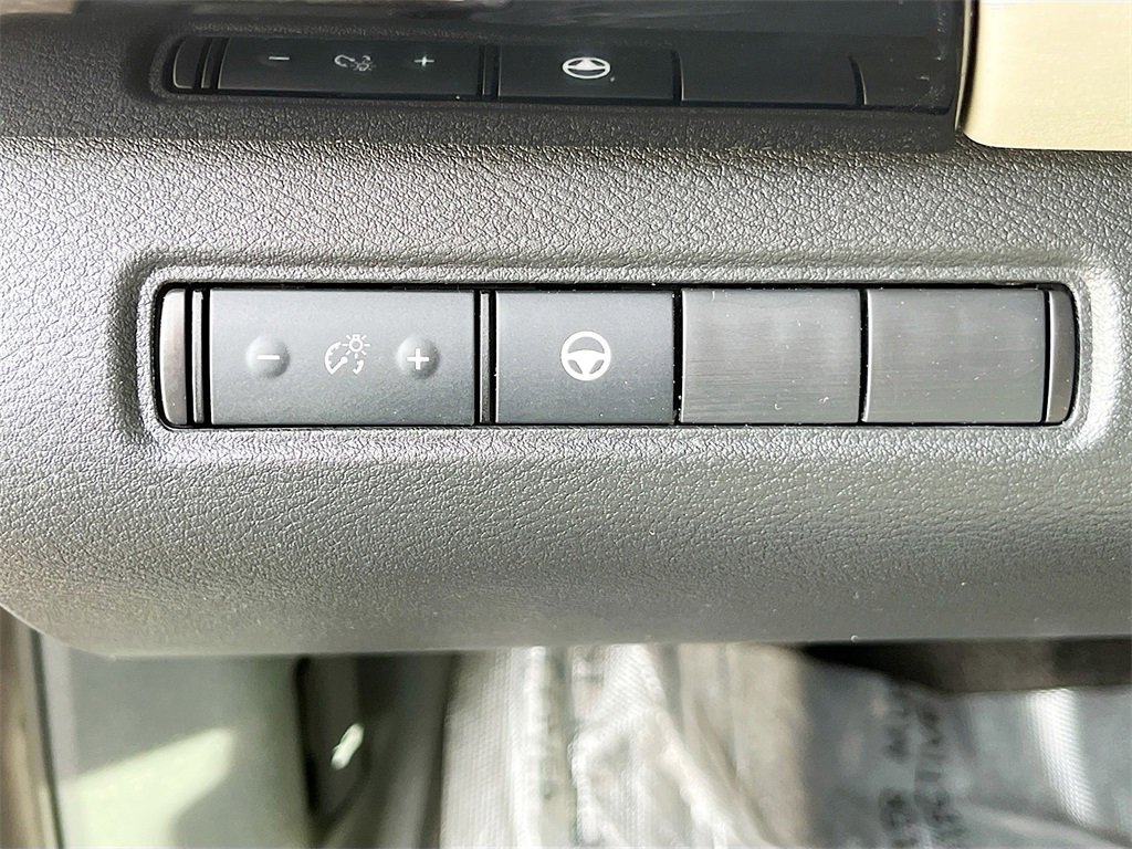 Used 2022 Nissan Pathfinder SV image 10