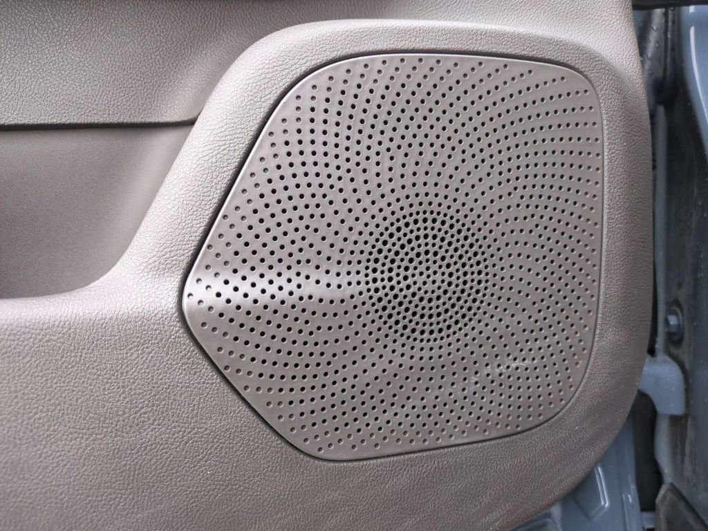 Used 2023 Lincoln Corsair AWD w/ Equipment Group 101A image 16