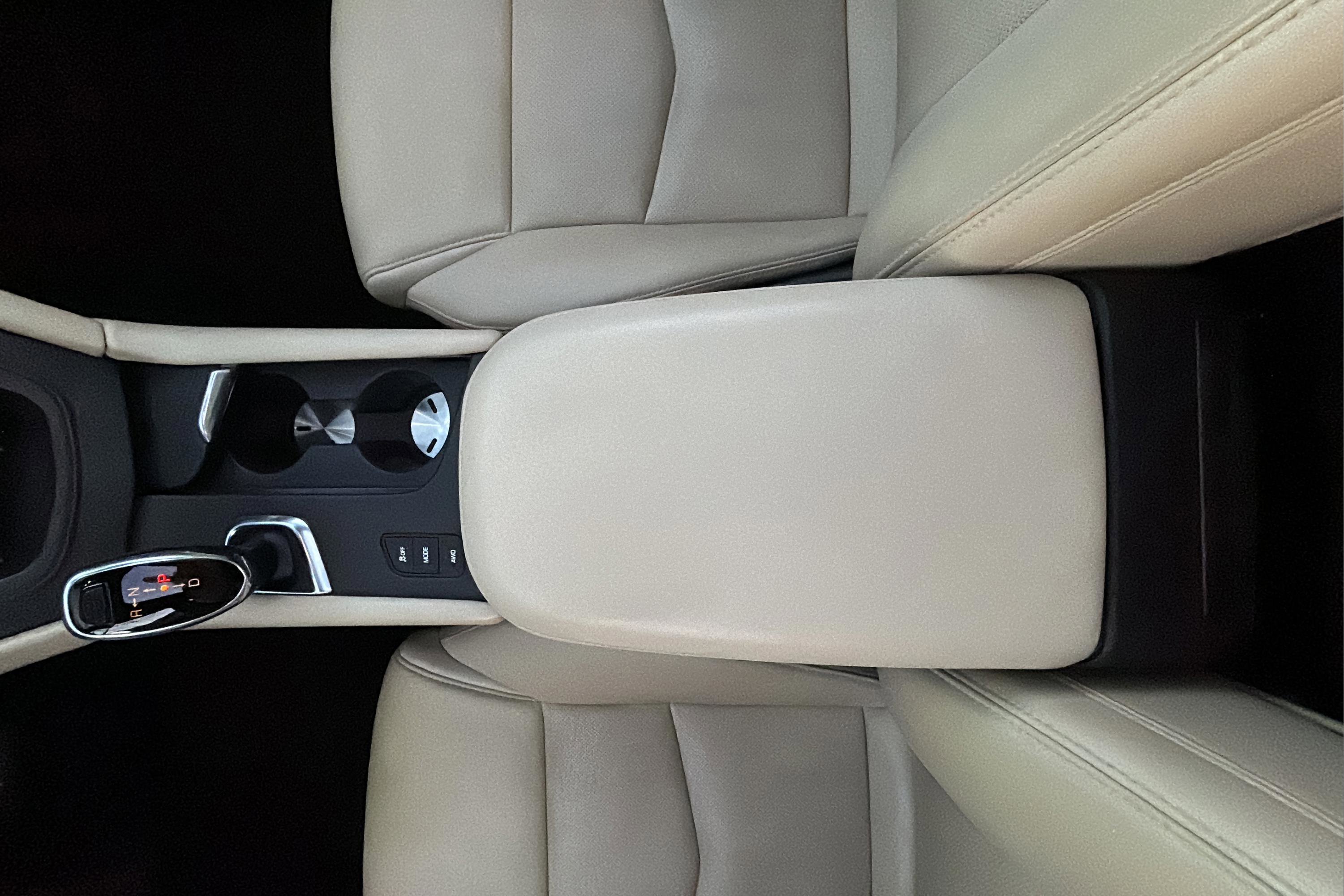 Used 2018 Cadillac XT5 Luxury w/ Driver Awareness Package image 40