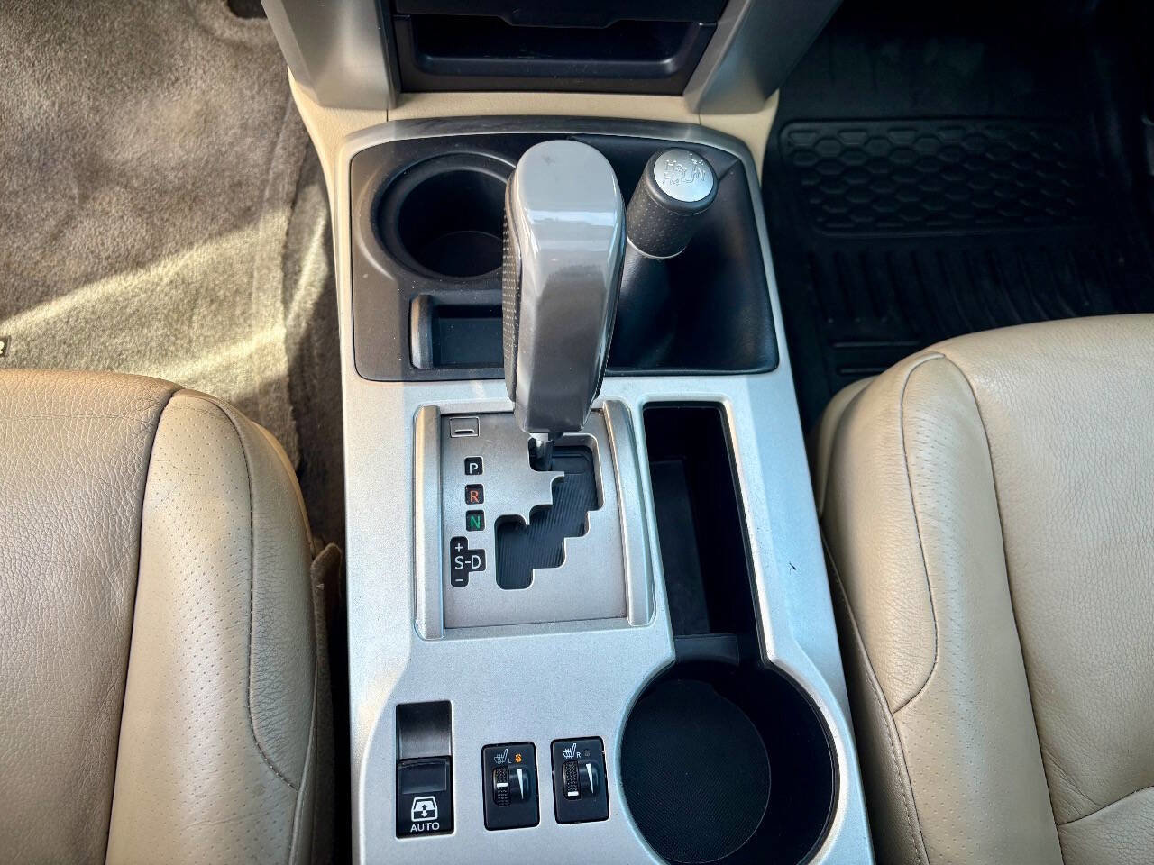 Used 2011 Toyota 4Runner SR5 w/ Premium Pkg w/Leather image 17