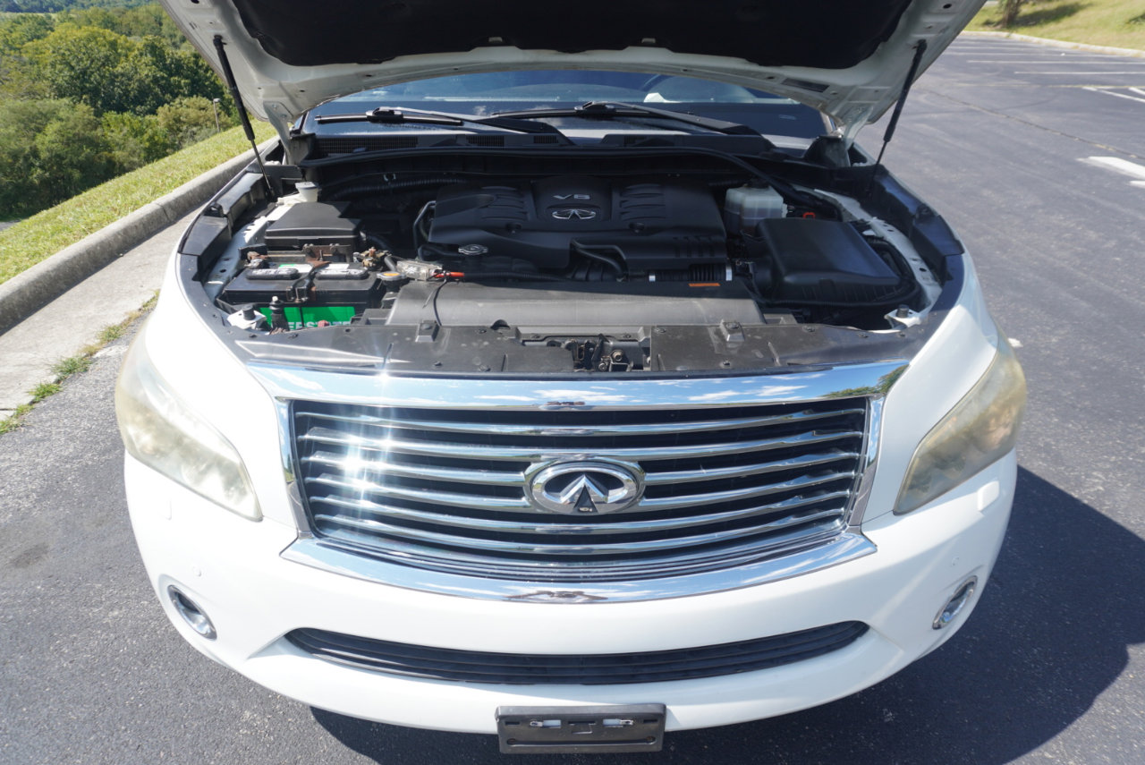 Used 2011 INFINITI QX56 4WD w/ Deluxe Touring Pkg image 40