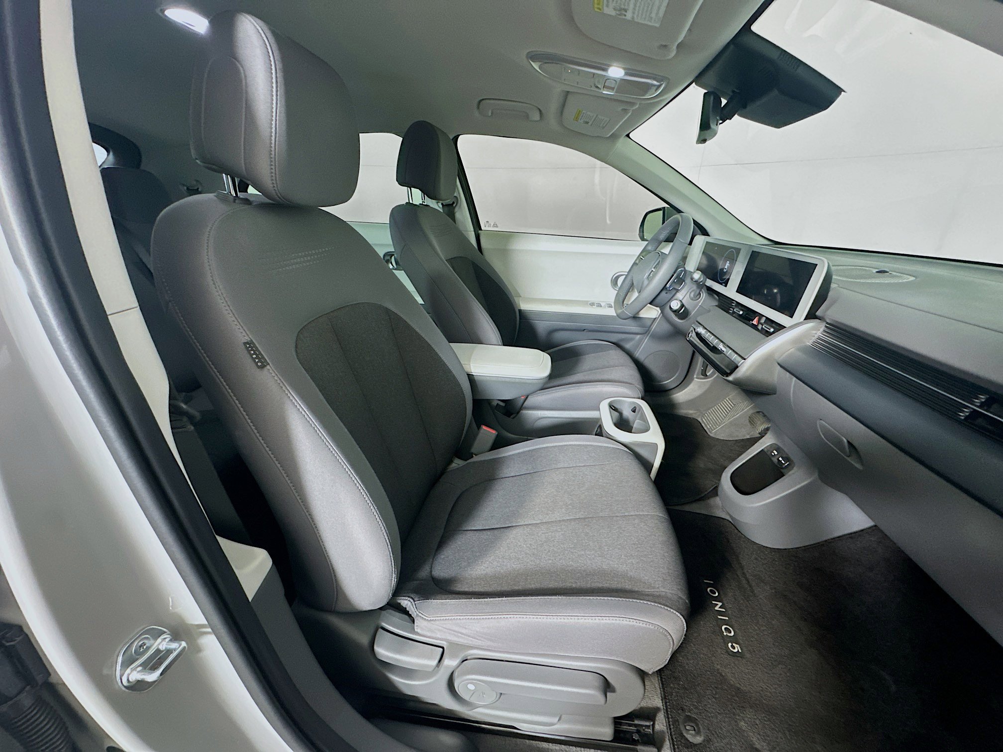 Used 2024 Hyundai Ioniq 5 SEL image 32