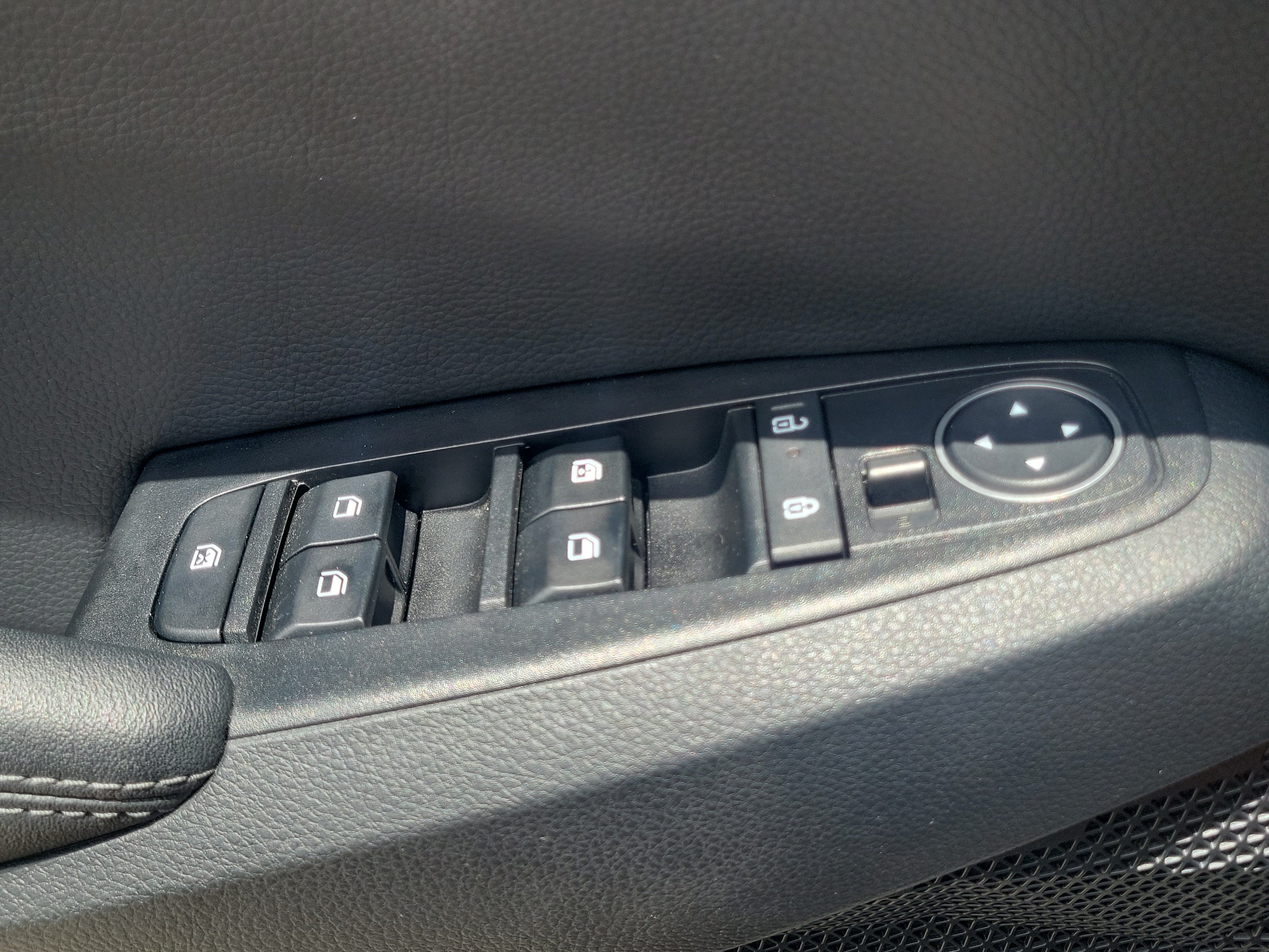 Used 2024 Kia Seltos SX AWD/4WD image 29