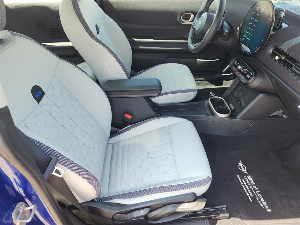 Used 2025 MINI Cooper 2-Door Hardtop image 17