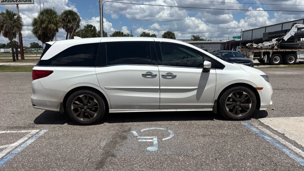 Used 2022 Honda Odyssey Elite image 2