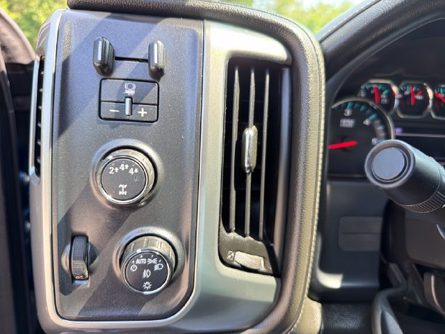 Used 2017 Chevrolet Silverado 2500 LTZ AWD/4WD image 18