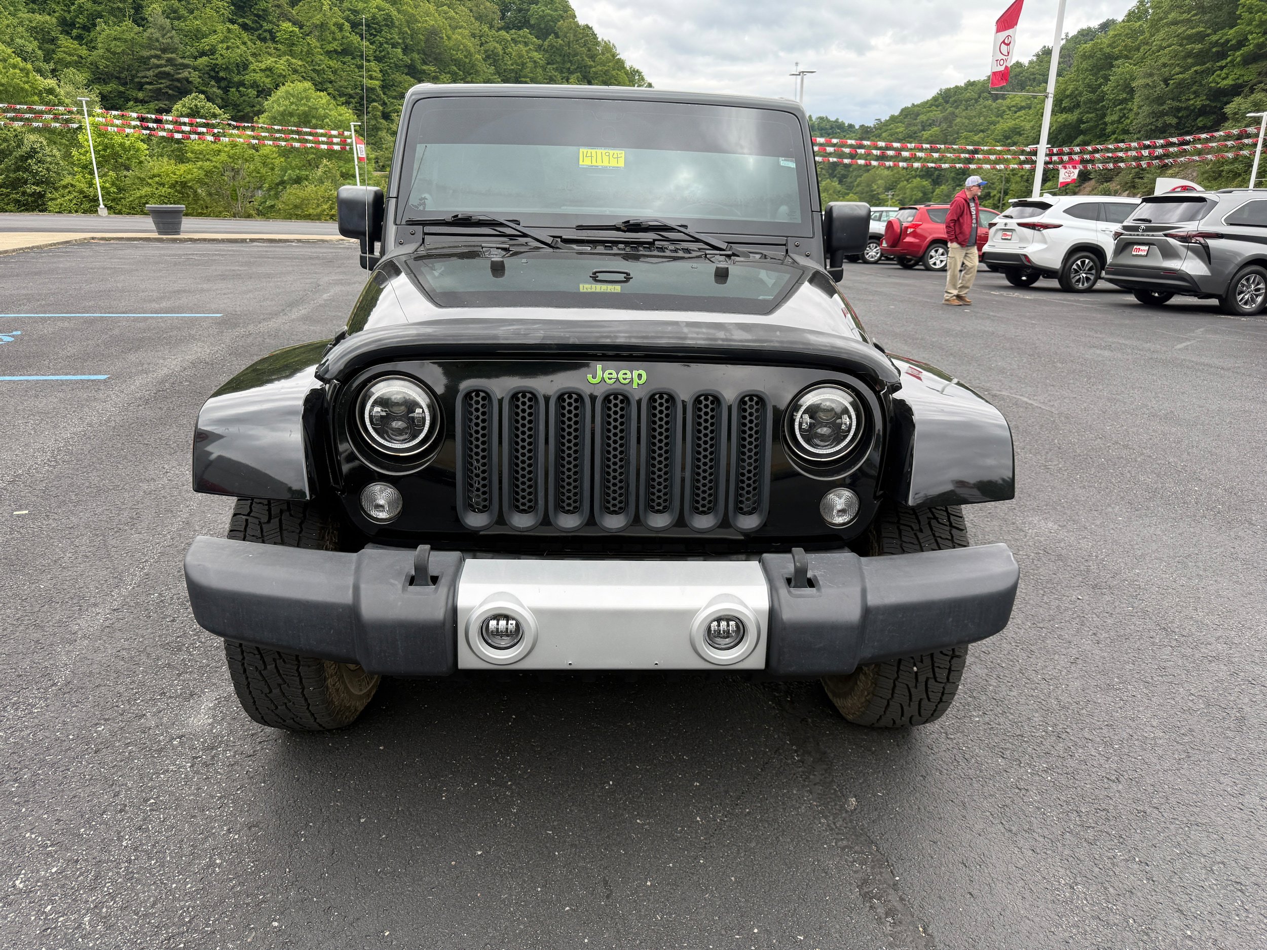 Used 2014 Jeep Wrangler Sahara w/ Connectivity Group AWD/4WD image 4