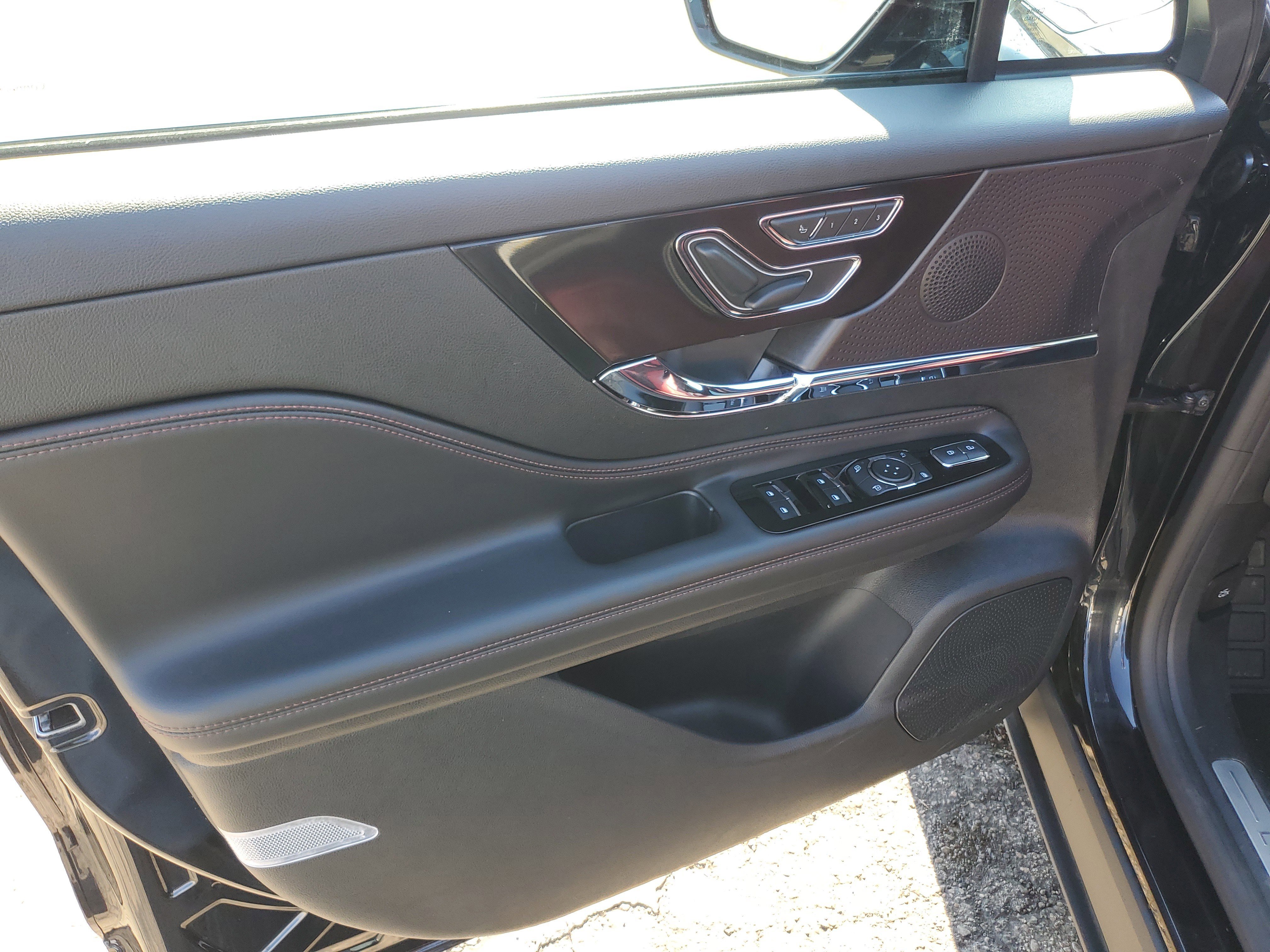 Certified 2023 Lincoln Corsair Reserve w/ Equipment Group 201A image 10