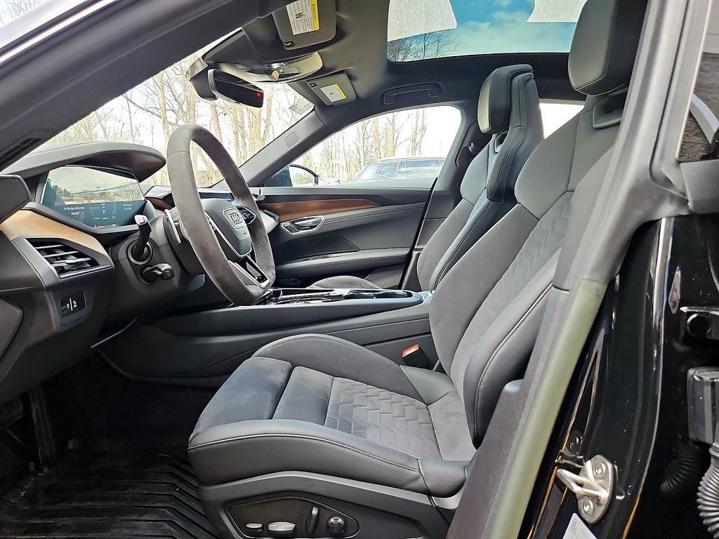 Used 2023 Audi e-tron GT Premium Plus image 14