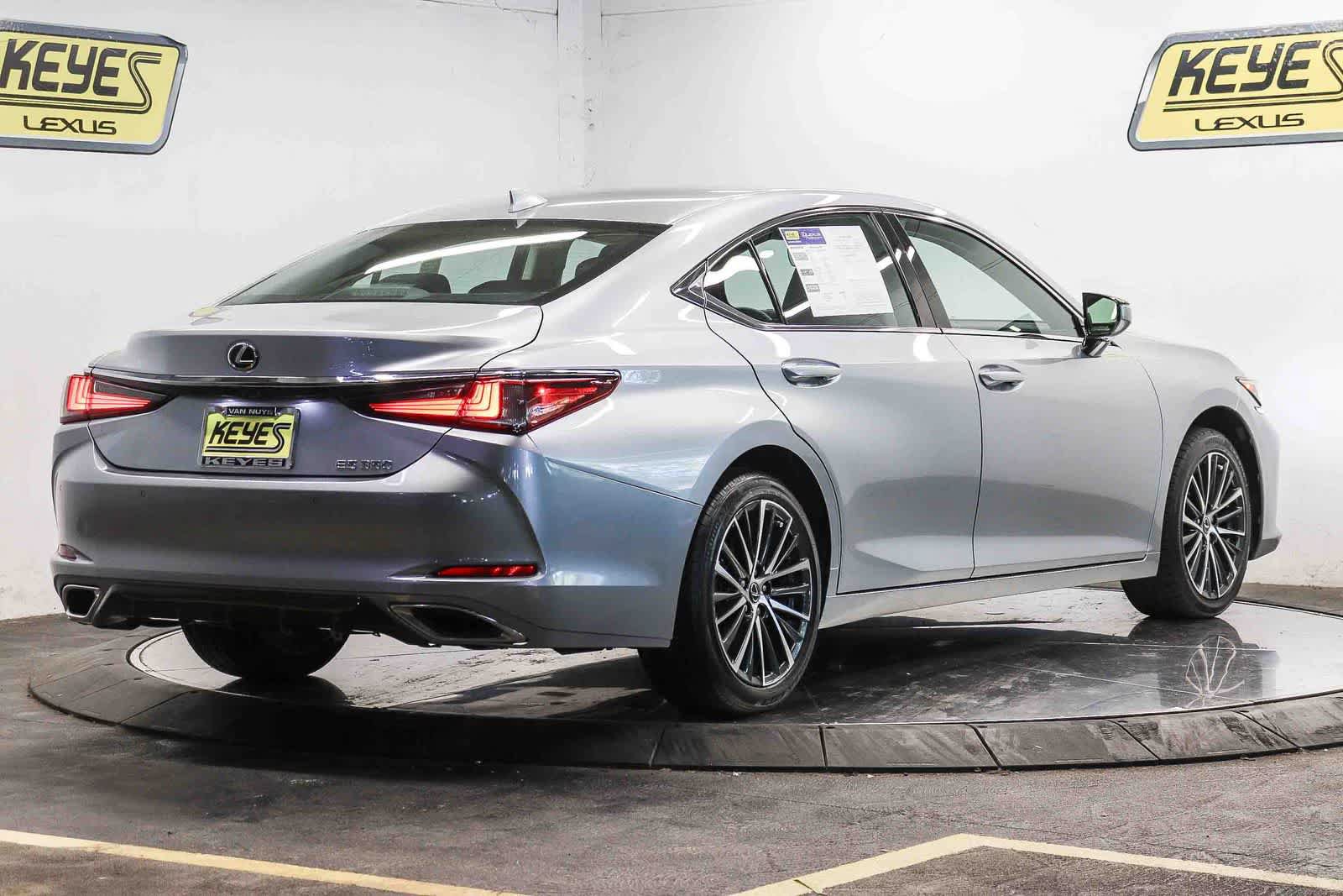 Used 2024 Lexus ES 350 w/ Premium Package FWD image 4