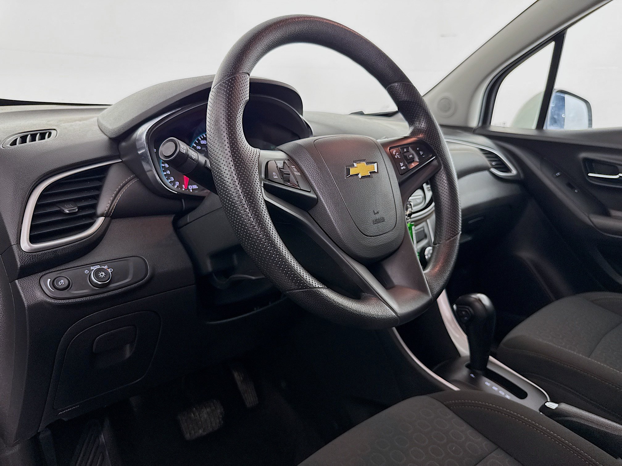 Used 2020 Chevrolet Trax LS w/ Tint and Cruise Package FWD image 20