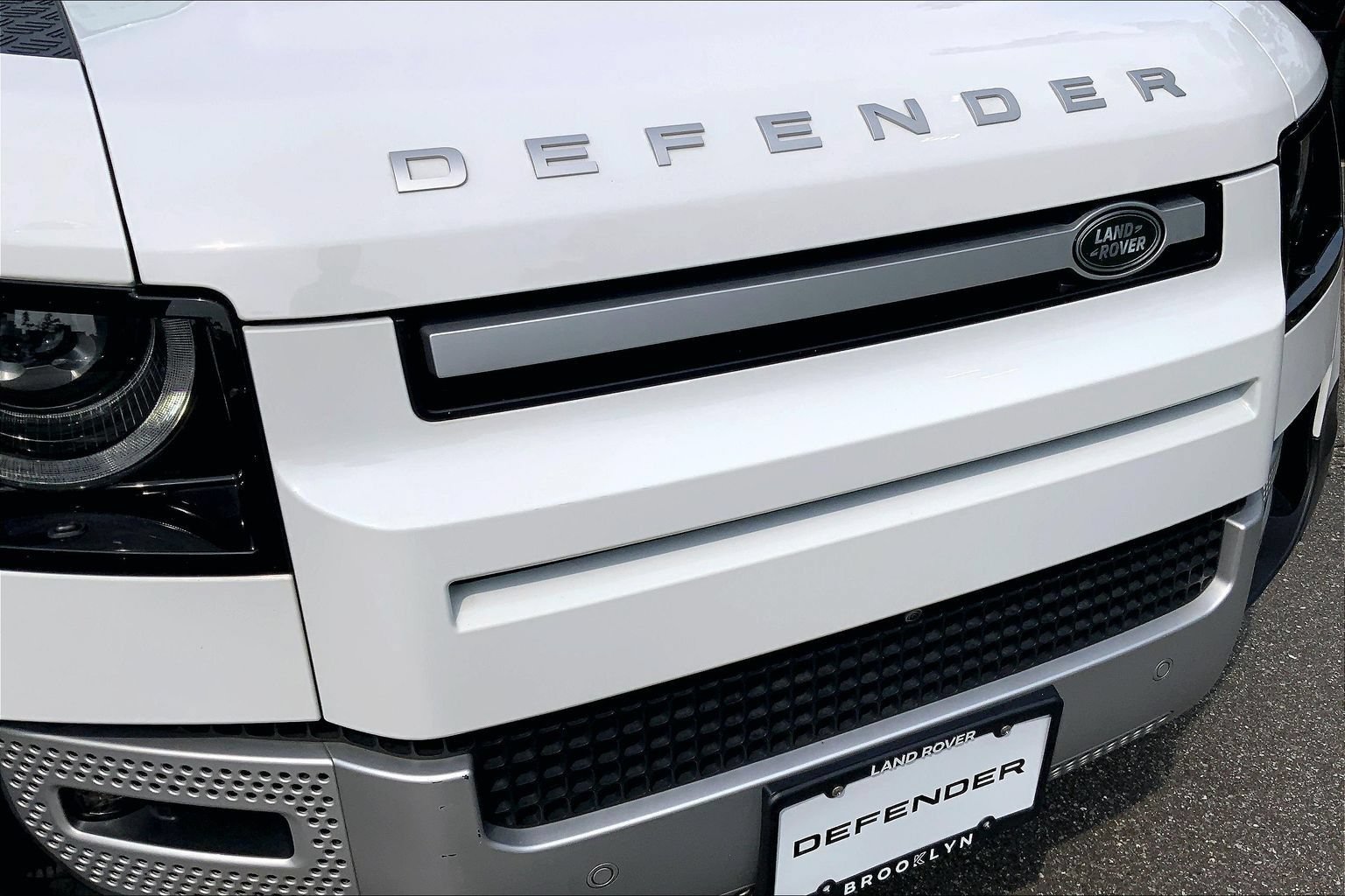 Certified 2024 Land Rover Defender 110 S AWD/4WD image 30