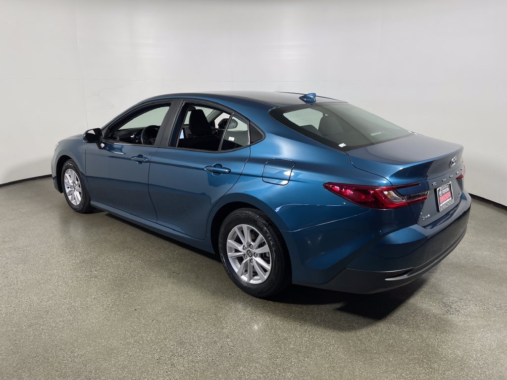 Used 2025 Toyota Camry LE FWD image 5