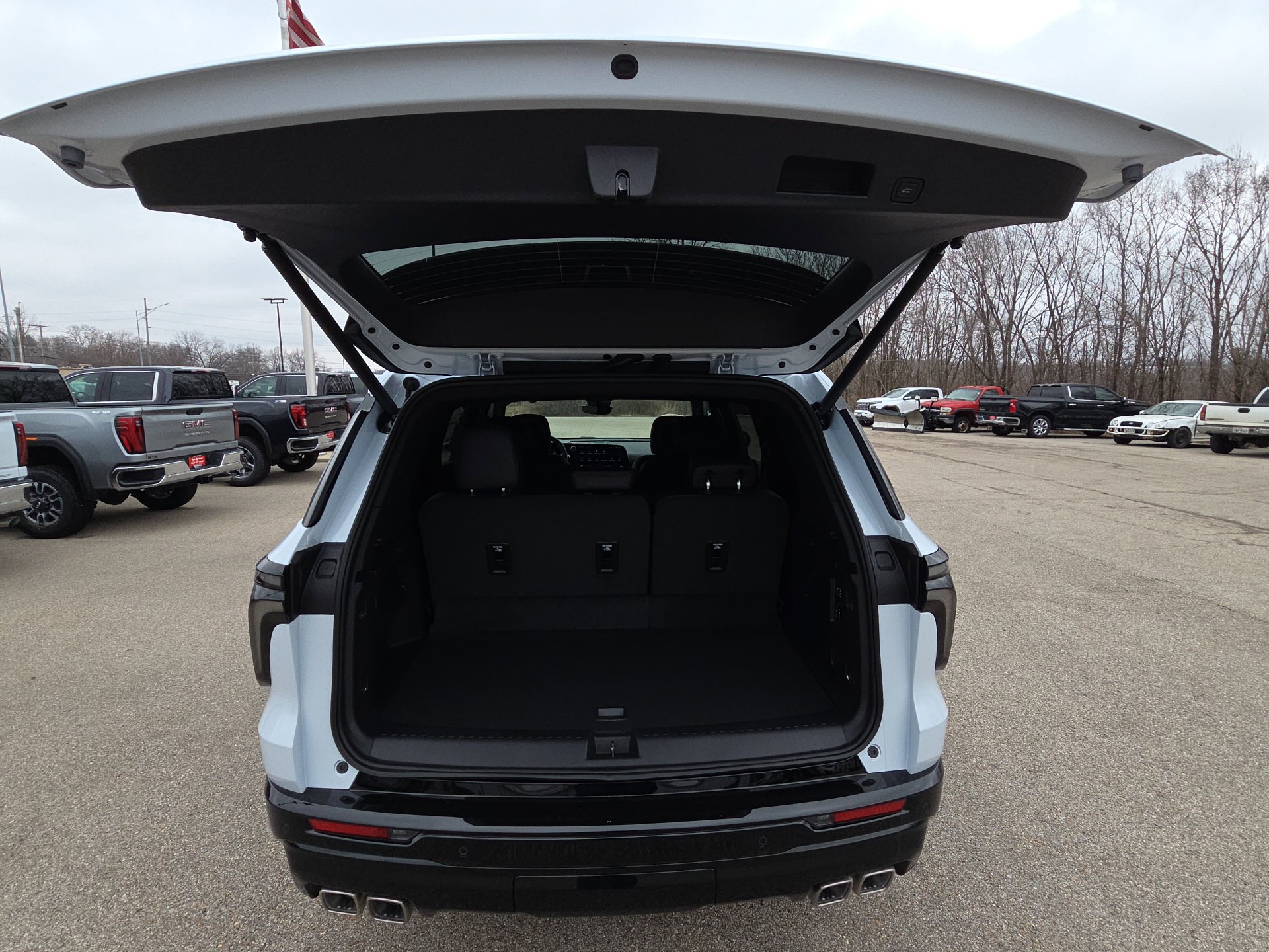 New 2026 Chevrolet Traverse RS image 32