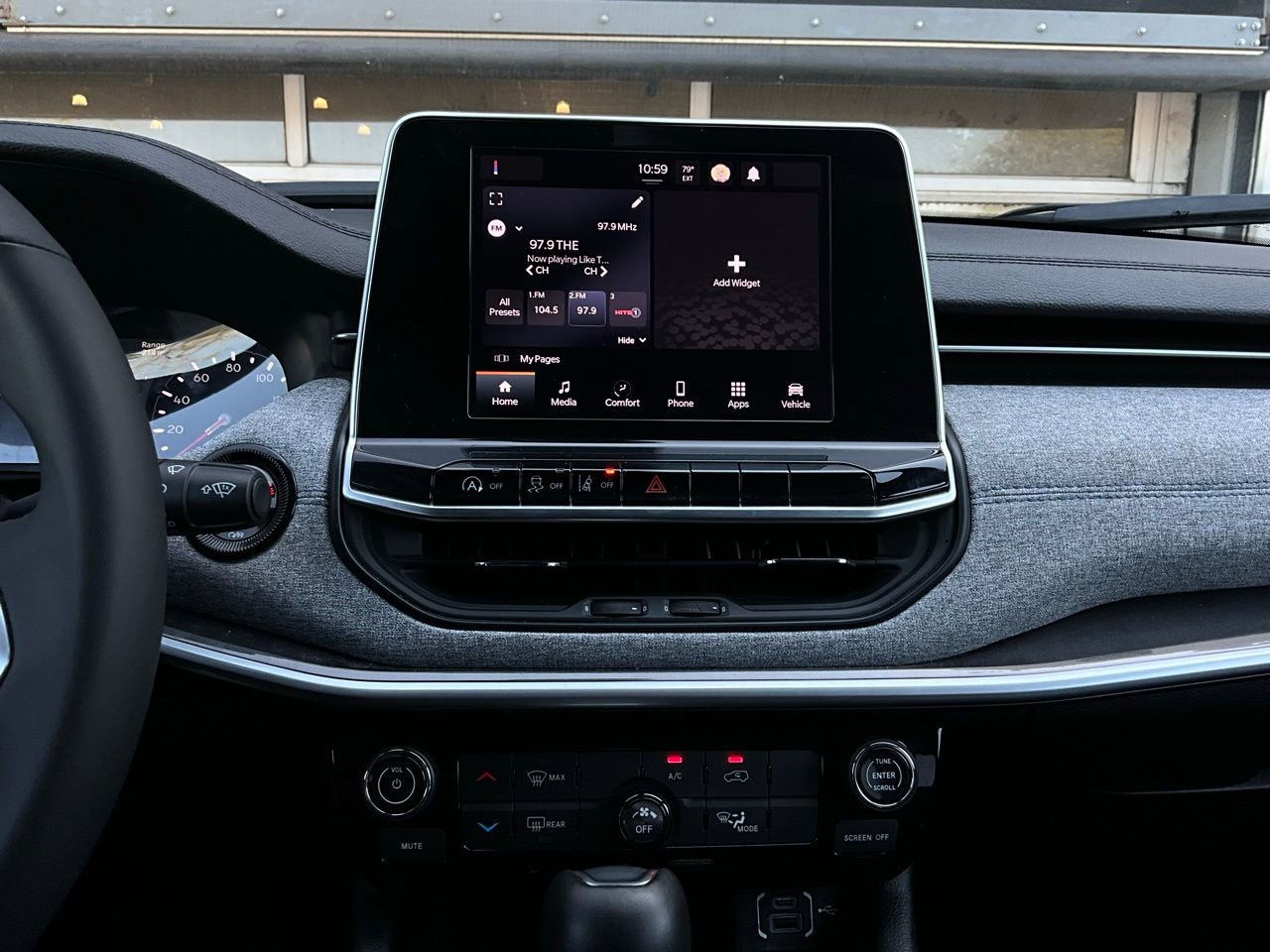 Used 2025 Jeep Compass Latitude image 26