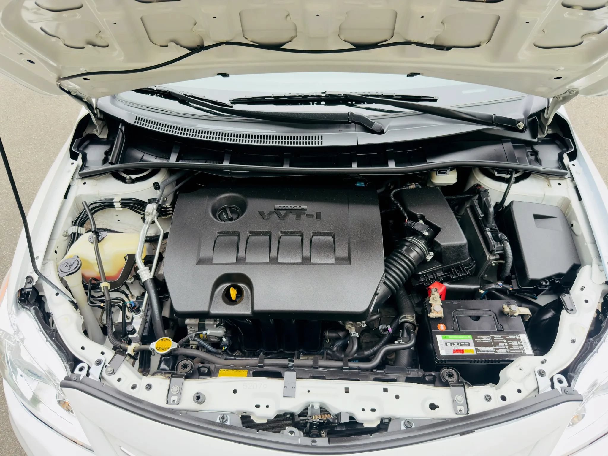 Used 2013 Toyota Corolla LE FWD image 17