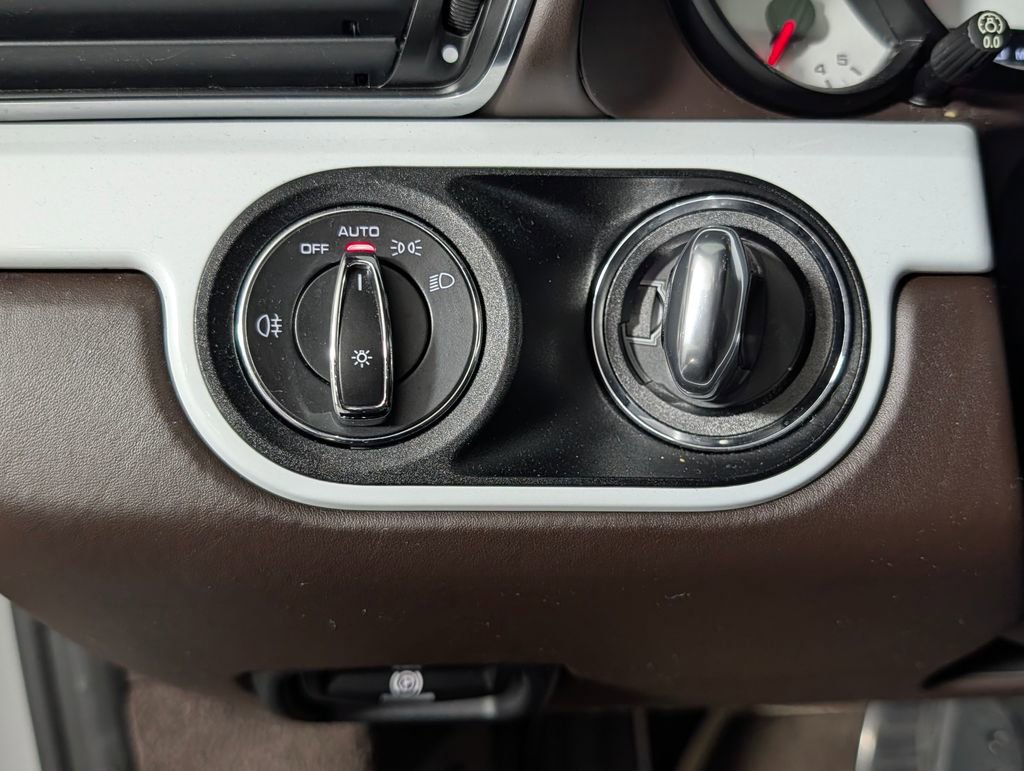 Used 2015 Porsche 911 Turbo image 33