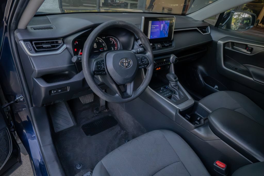 Used 2023 Toyota RAV4 XLE AWD/4WD image 9