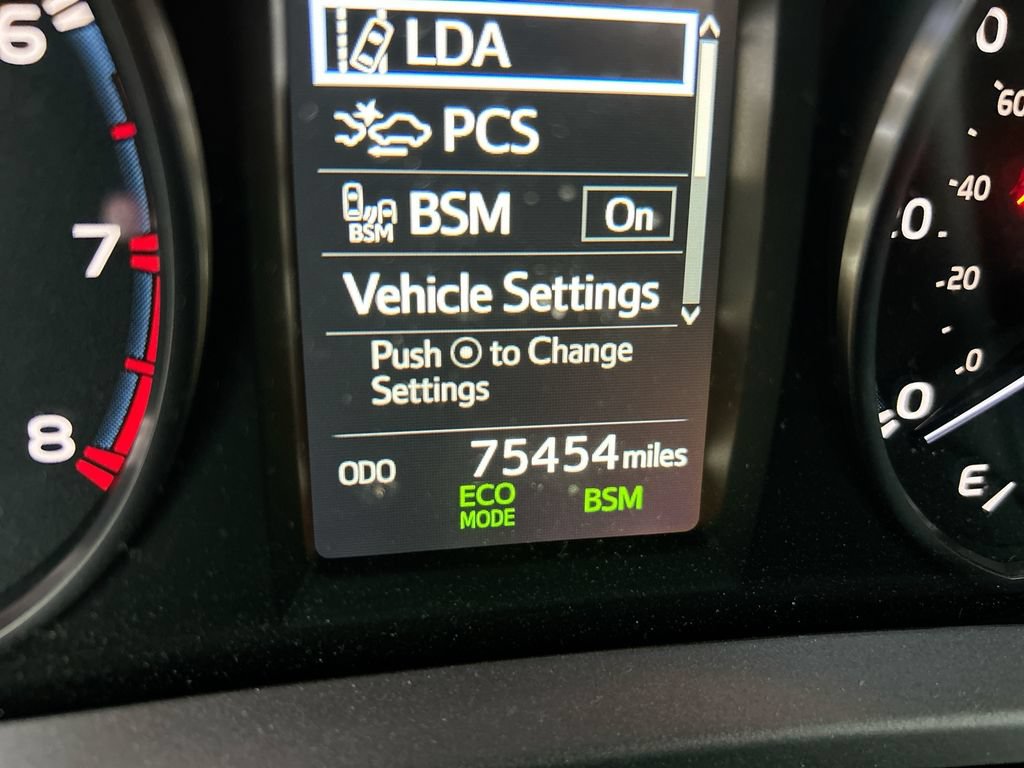 Used 2017 Toyota RAV4 XLE w/ Plus Extra Value Package AWD/4WD image 15