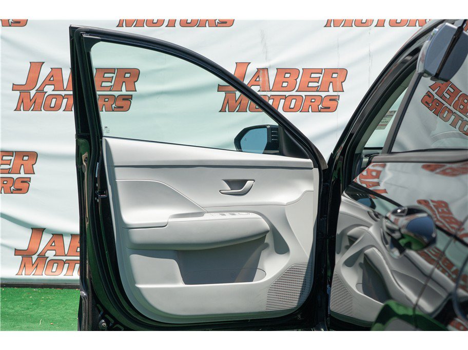 Used 2025 Hyundai Kona SEL FWD image 24