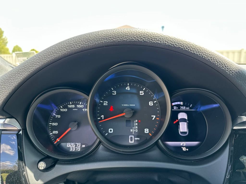 Used 2018 Porsche Macan AWD/4WD image 32
