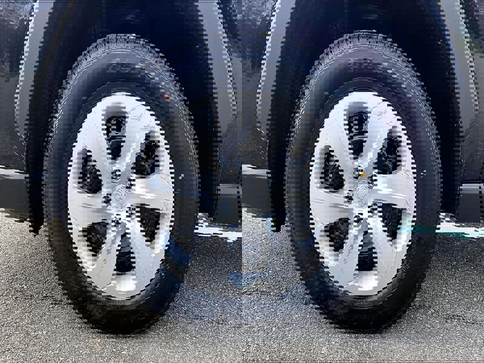 Used 2025 Toyota RAV4 LE image 7