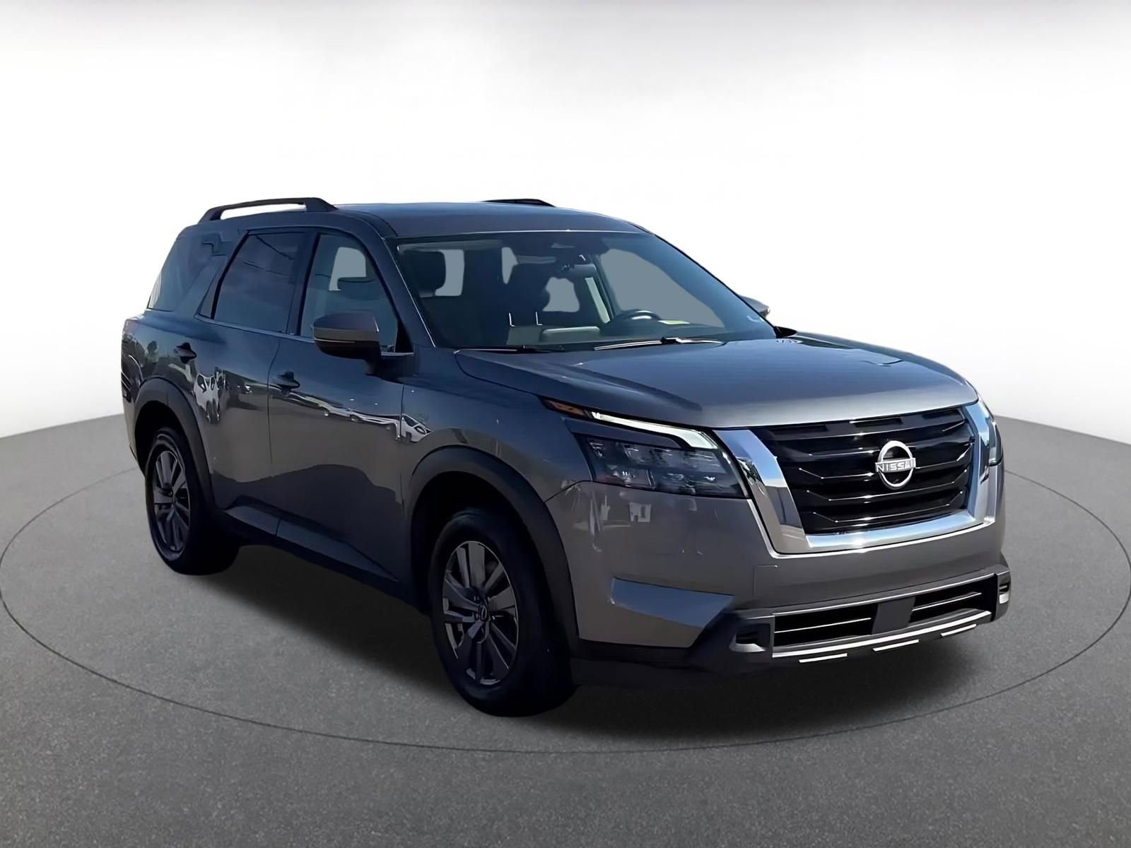 Used 2025 Nissan Pathfinder SV AWD/4WD image 3