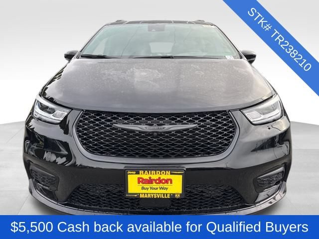 New 2026 Chrysler Pacifica Limited w/ S Appearance Package AWD/4WD image 2