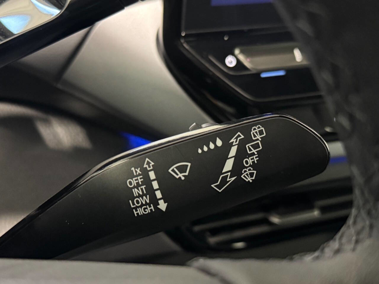 Used 2023 Volkswagen ID.4 S image 30