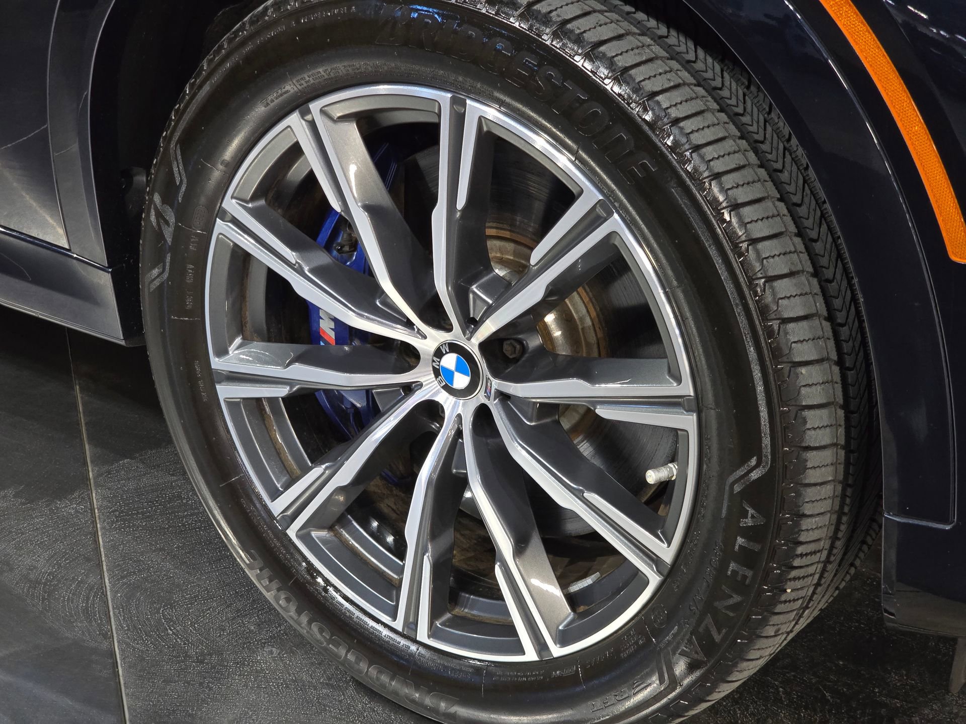 Used 2023 BMW X6 M50i w/ Parking Assistance Package image 17