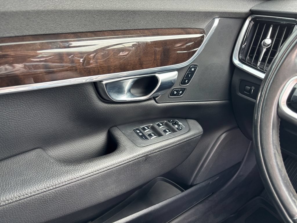 Used 2018 Volvo S90 T5 Momentum w/ Convenience Package FWD image 17