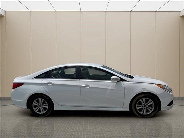 Used 2014 Hyundai Sonata GLS w/ Popular Equipment Group 2 FWD image 12