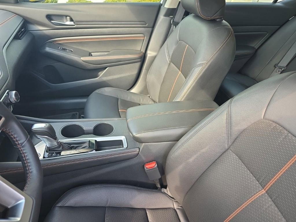 Used 2021 Nissan Altima 2.5 SR w/ SR Premium Package image 23