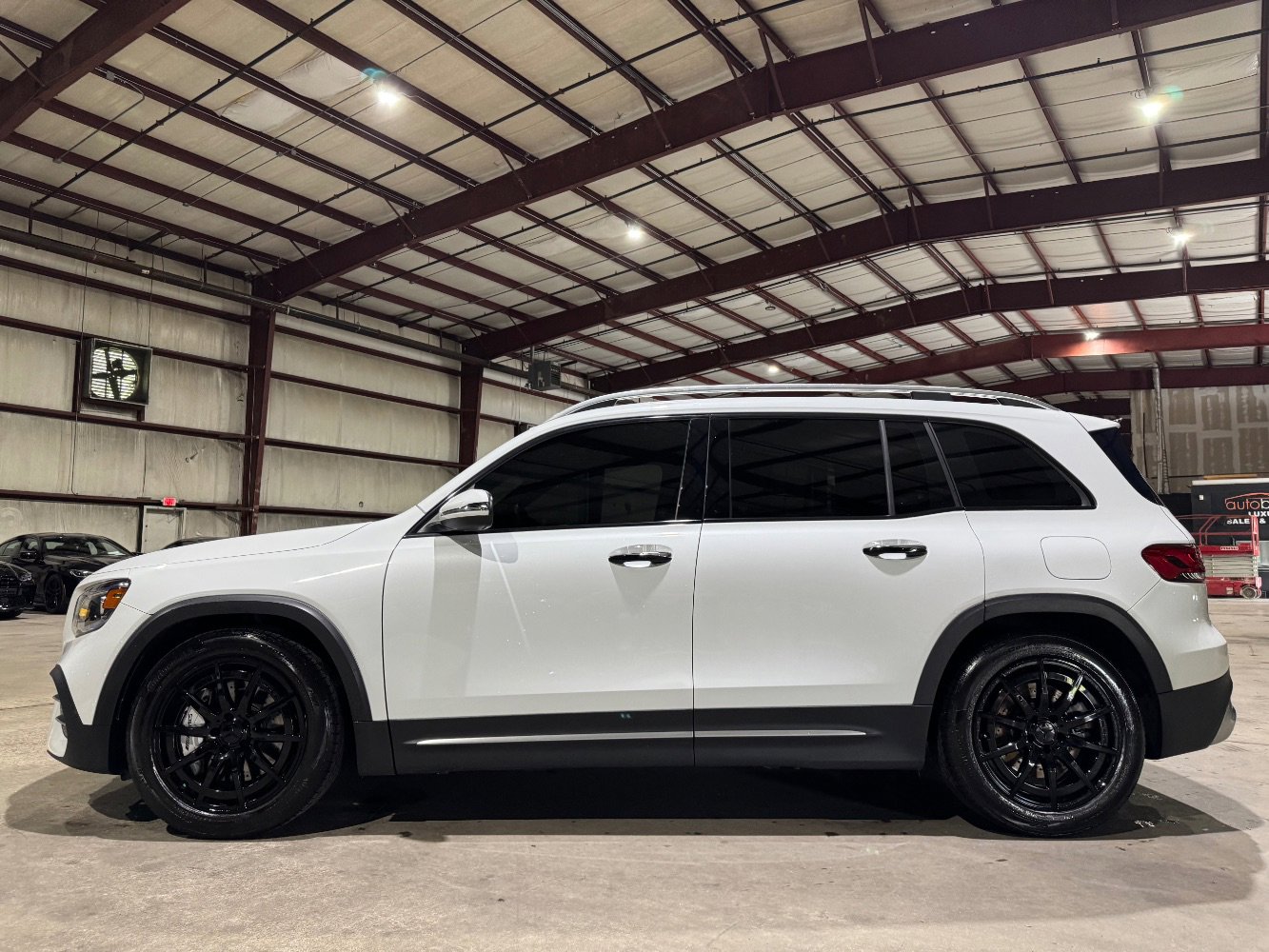 Used 2021 Mercedes-Benz GLB 35 AMG 4MATIC image 8