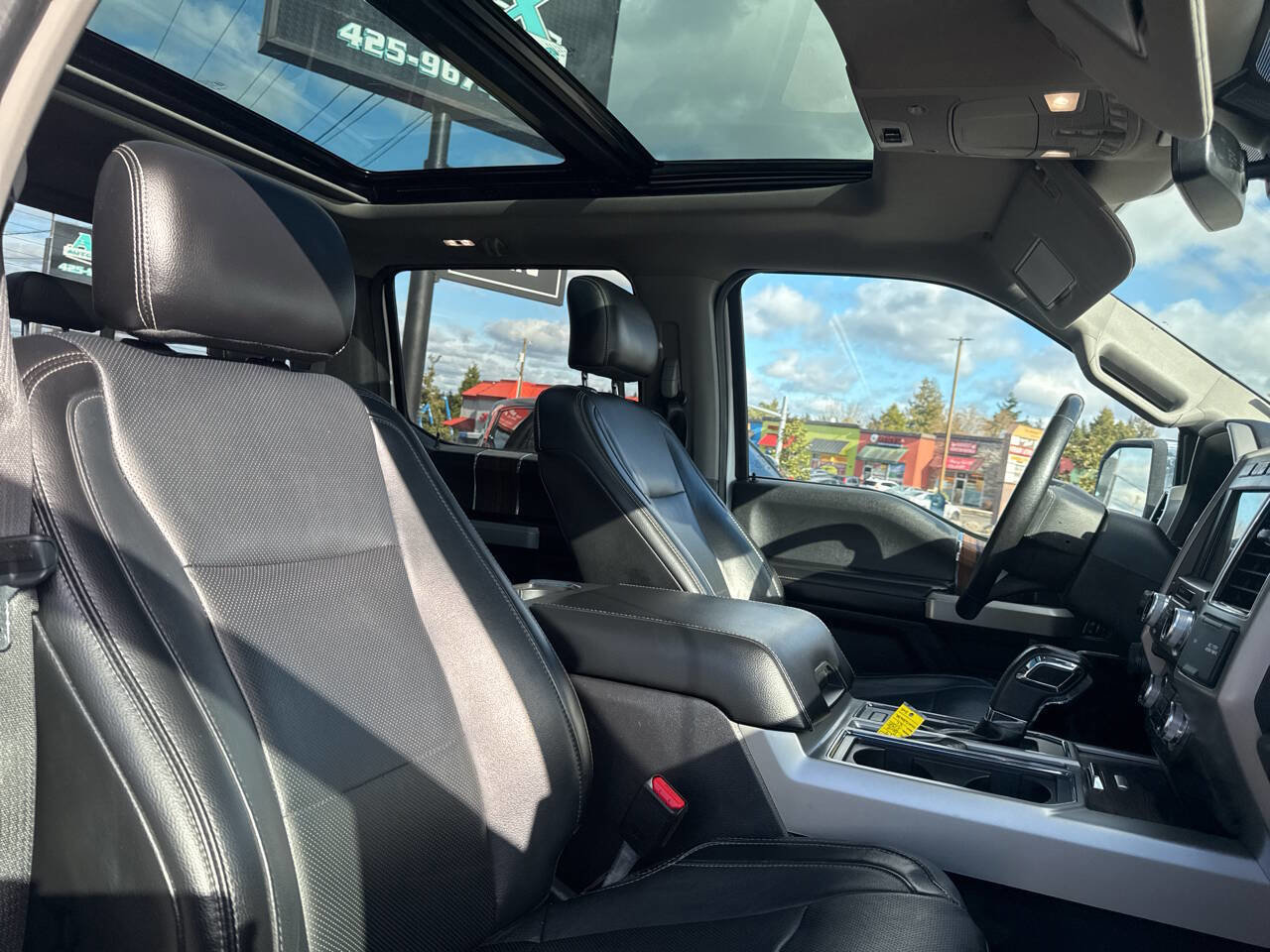 Used 2017 Ford F150 Lariat w/ Equipment Group 502A Luxury image 11