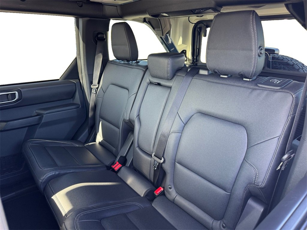 New 2025 Ford Bronco Badlands w/ Sasquatch Package image 13
