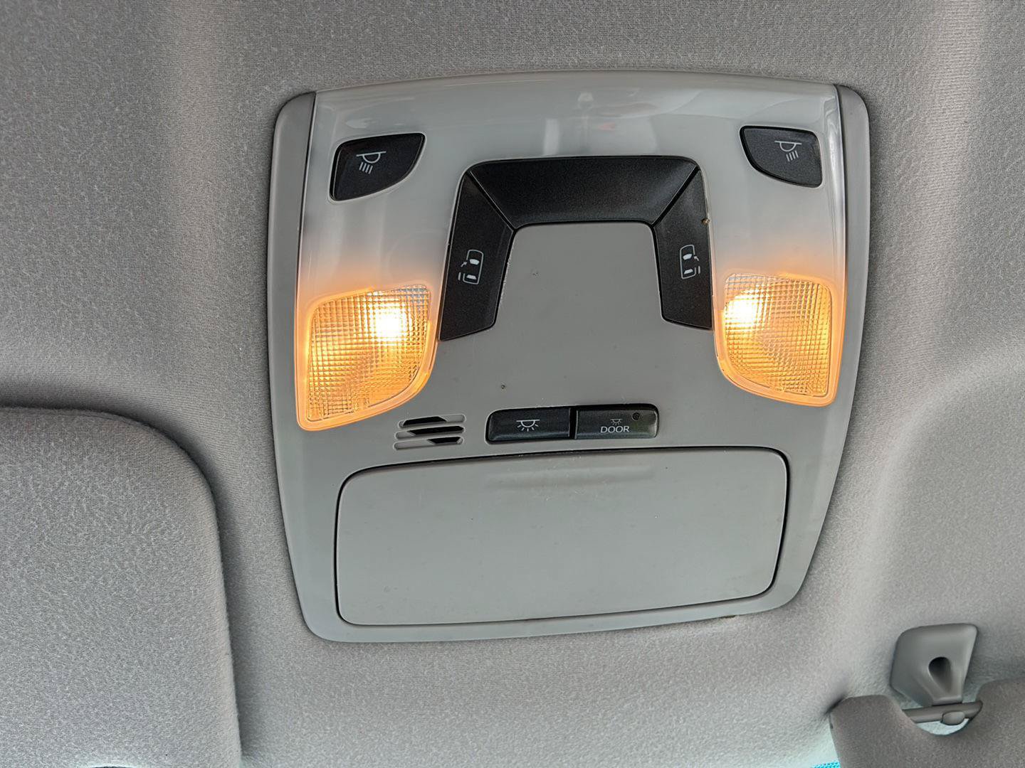 Used 2011 Toyota Sienna LE w/ Towing Pkg FWD image 36