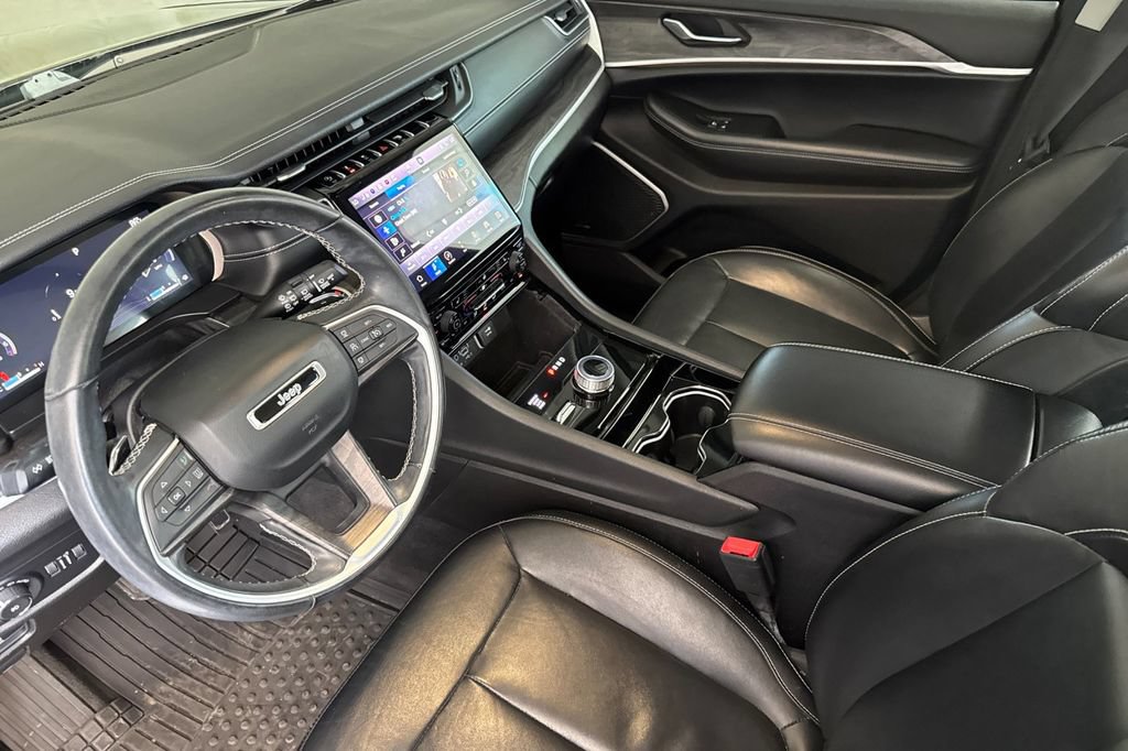Used 2021 Jeep Grand Cherokee L Limited AWD/4WD image 10