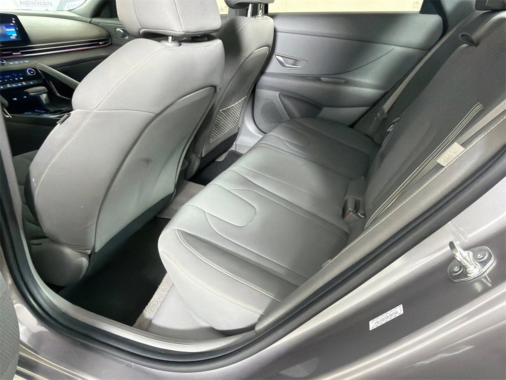 Used 2024 Hyundai Elantra SEL w/ Convenience Package image 21