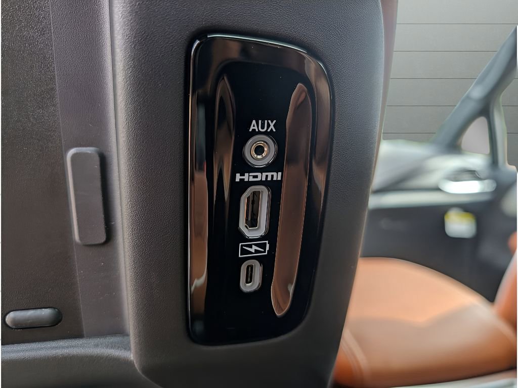 New 2026 Chrysler Pacifica Pinnacle image 34