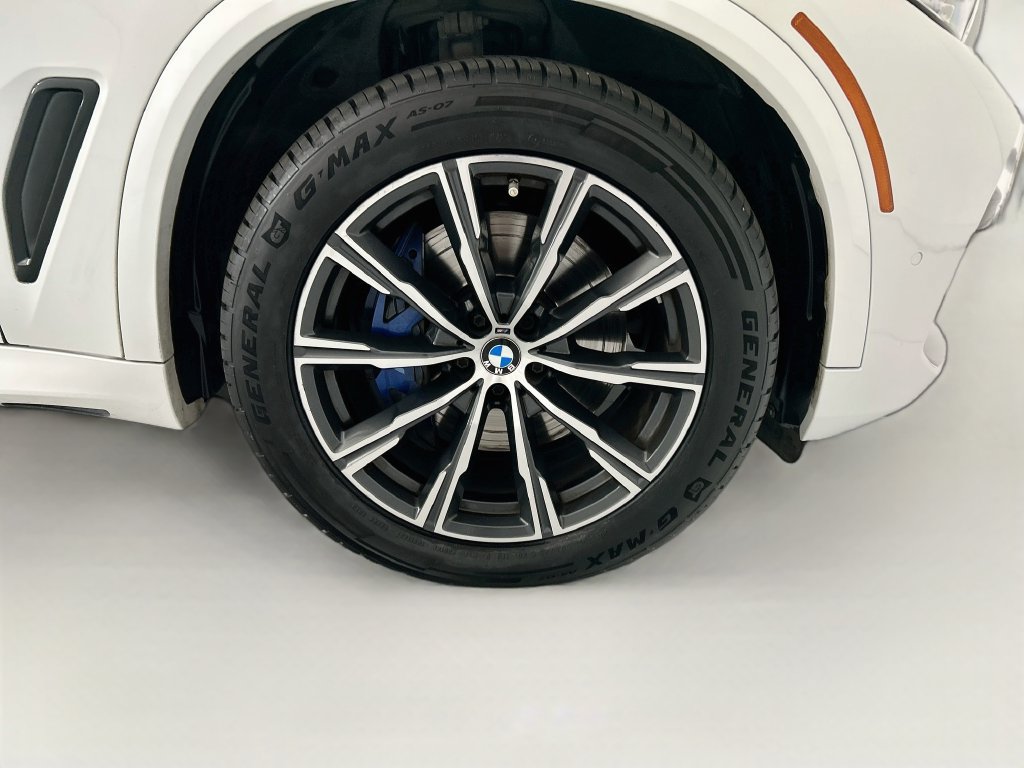 Used 2022 BMW X5 xDrive40i w/ M Sport Package AWD/4WD image 31